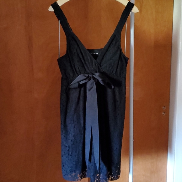 ⭐️ 3/$15 ⭐️ The Limited lace mini dress - Picture 2 of 8